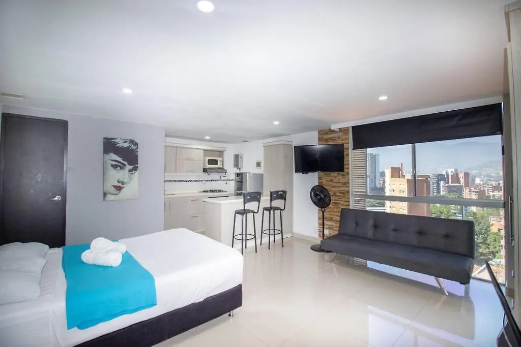 Avenida El Poblado Con Garage Y Lavanderia 506 Medellin Apartment