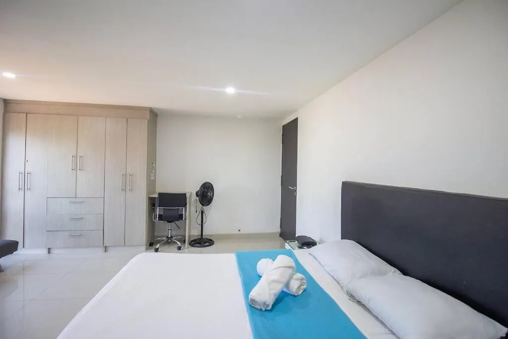 Avenida El Poblado Con Garage Y Lavanderia 506 Medellin
