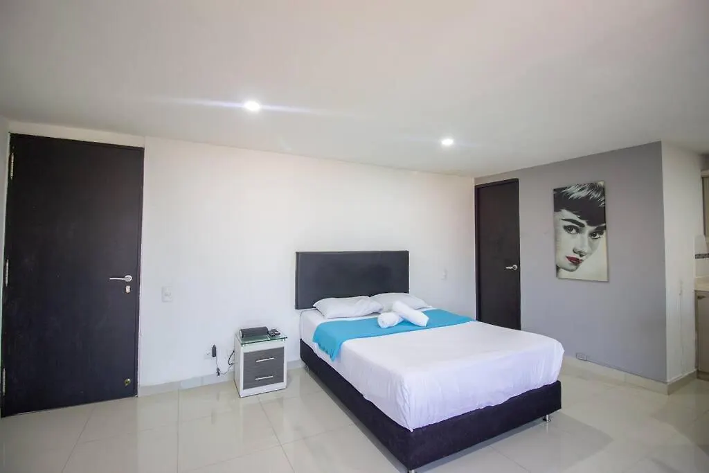 Appartamento Avenida El Poblado Con Garage Y Lavanderia 506 Medellín